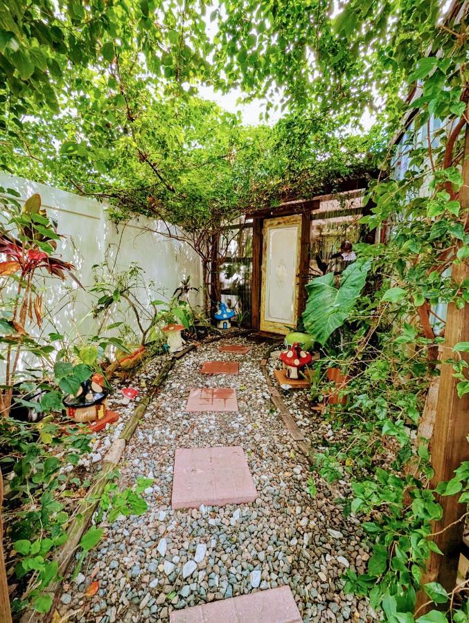 Cozy Af Tiny-House Oasis Βίλα Τάμπα Εξωτερικό φωτογραφία